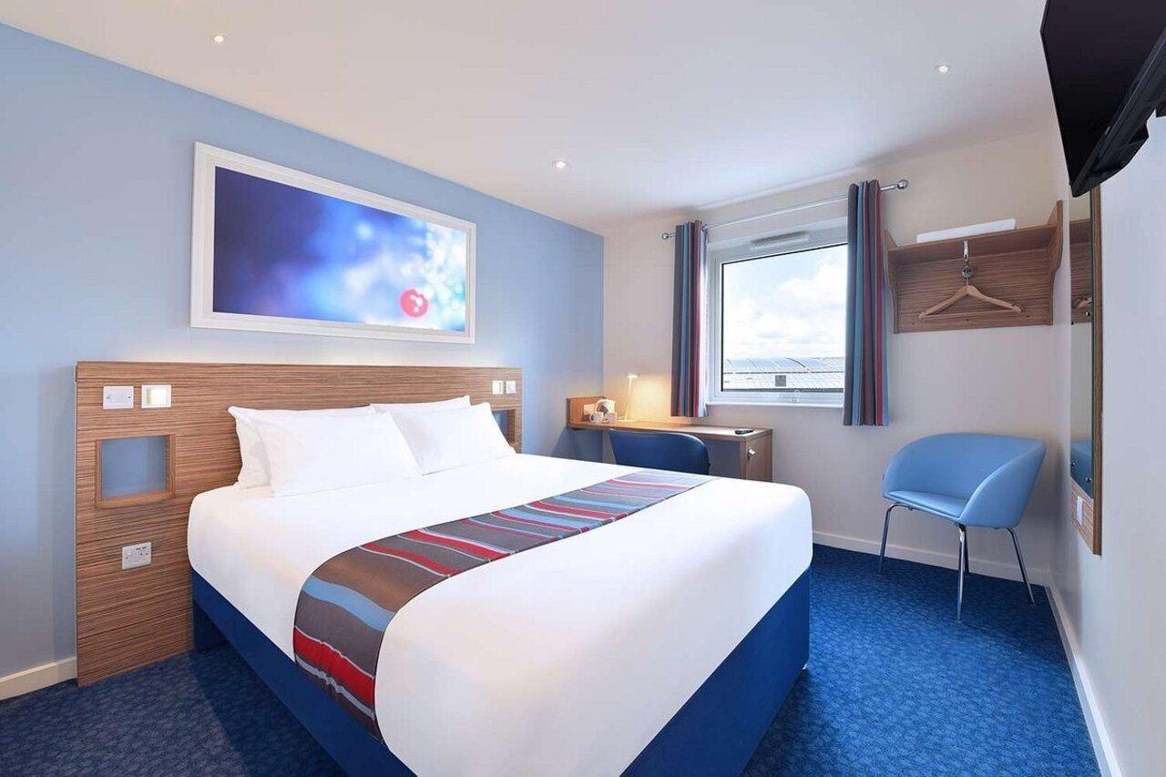 Travelodge Manchester Central Arena Екстериор снимка