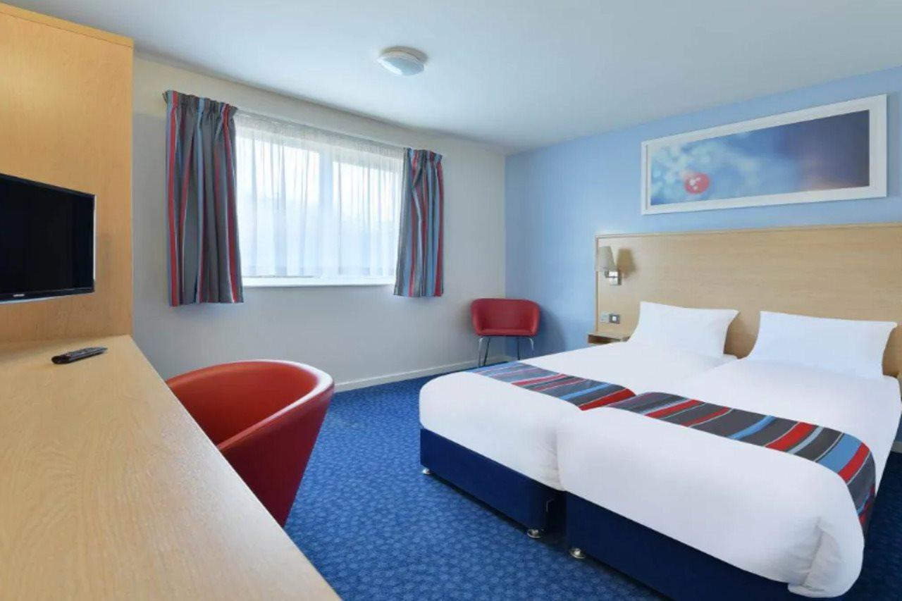 Travelodge Manchester Central Arena Екстериор снимка
